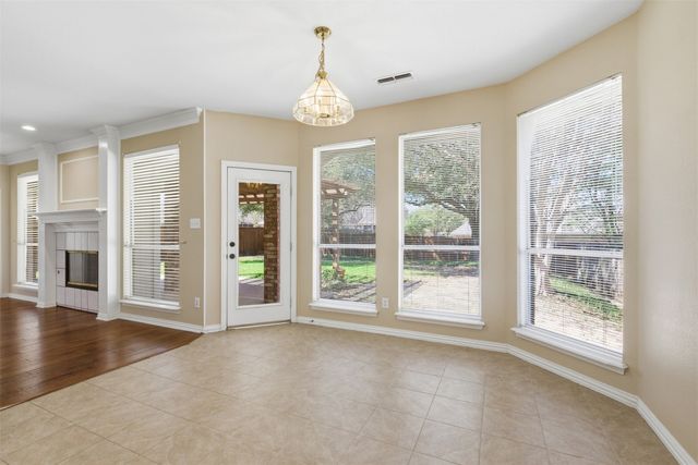 2302 Whisperton Drive, Arlington, TX 76016