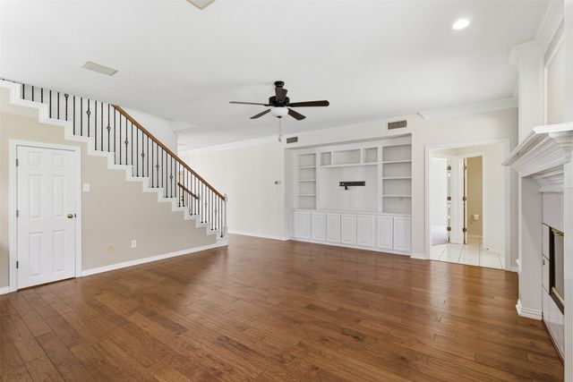 2302 Whisperton Drive, Arlington, TX 76016