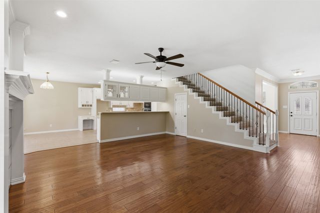 2302 Whisperton Drive, Arlington, TX 76016