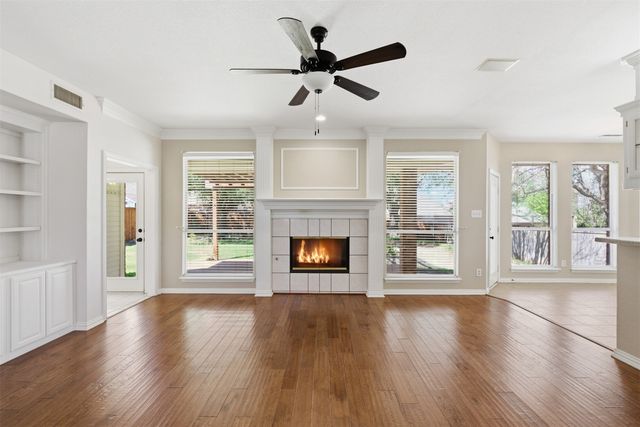 2302 Whisperton Drive, Arlington, TX 76016