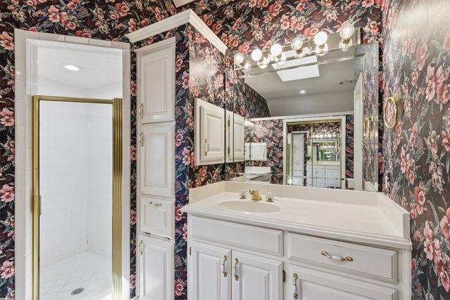 2302 Whisperton Drive, Arlington, TX 76016