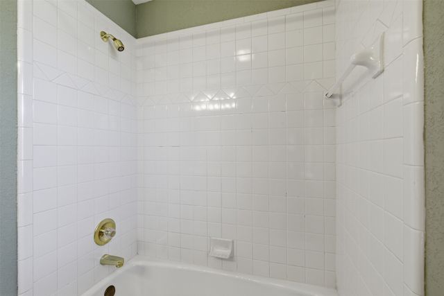 2302 Whisperton Drive, Arlington, TX 76016