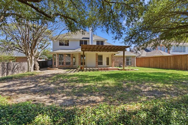 2302 Whisperton Drive, Arlington, TX 76016