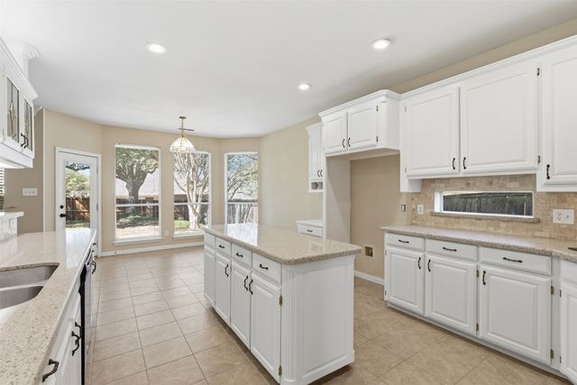 2302 Whisperton Drive, Arlington, TX 76016