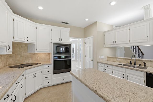 2302 Whisperton Drive, Arlington, TX 76016