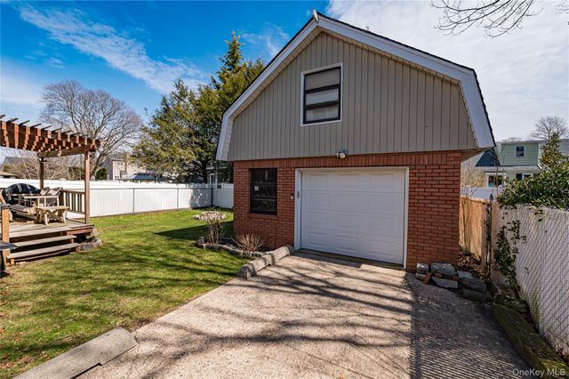 1595 Washington Avenue, Seaford, NY 11783