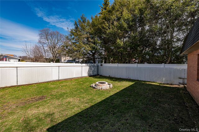 1595 Washington Avenue, Seaford, NY 11783