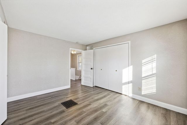 5106 Queen Avenue N, Minneapolis, MN 55430