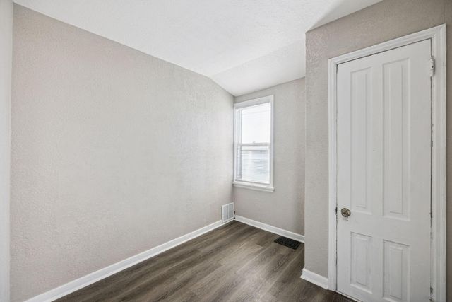 5106 Queen Avenue N, Minneapolis, MN 55430