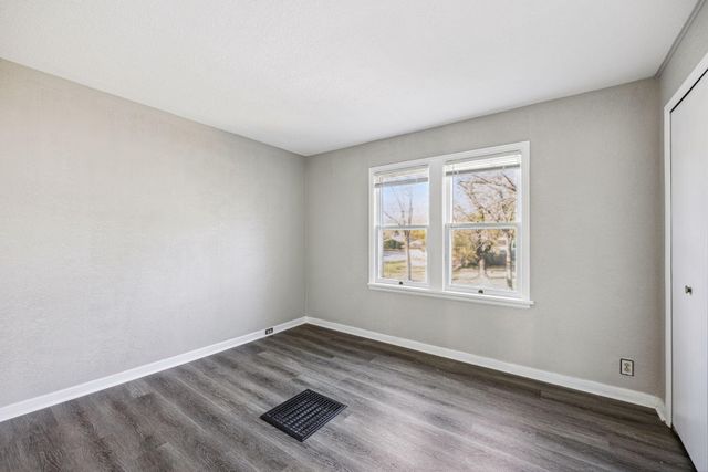 5106 Queen Avenue N, Minneapolis, MN 55430