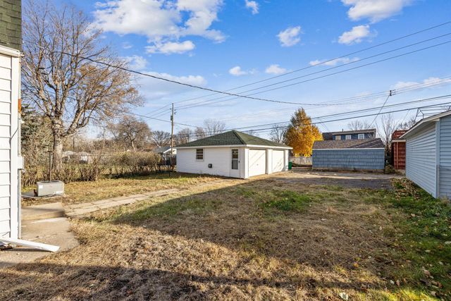 5106 Queen Avenue N, Minneapolis, MN 55430