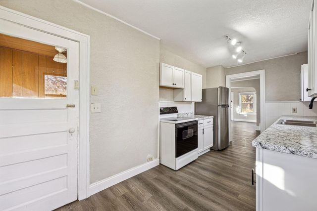 5106 Queen Avenue N, Minneapolis, MN 55430