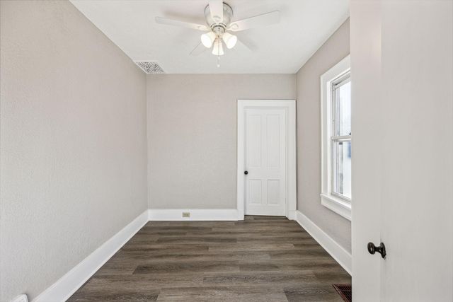 5106 Queen Avenue N, Minneapolis, MN 55430