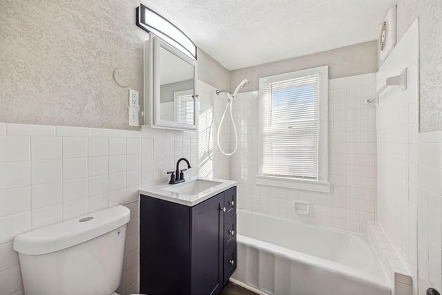 5106 Queen Avenue N, Minneapolis, MN 55430