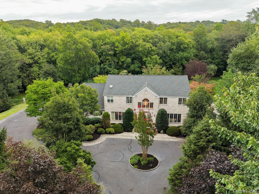 4 Ariana Court, Oyster Bay, NY 11771 — exterior