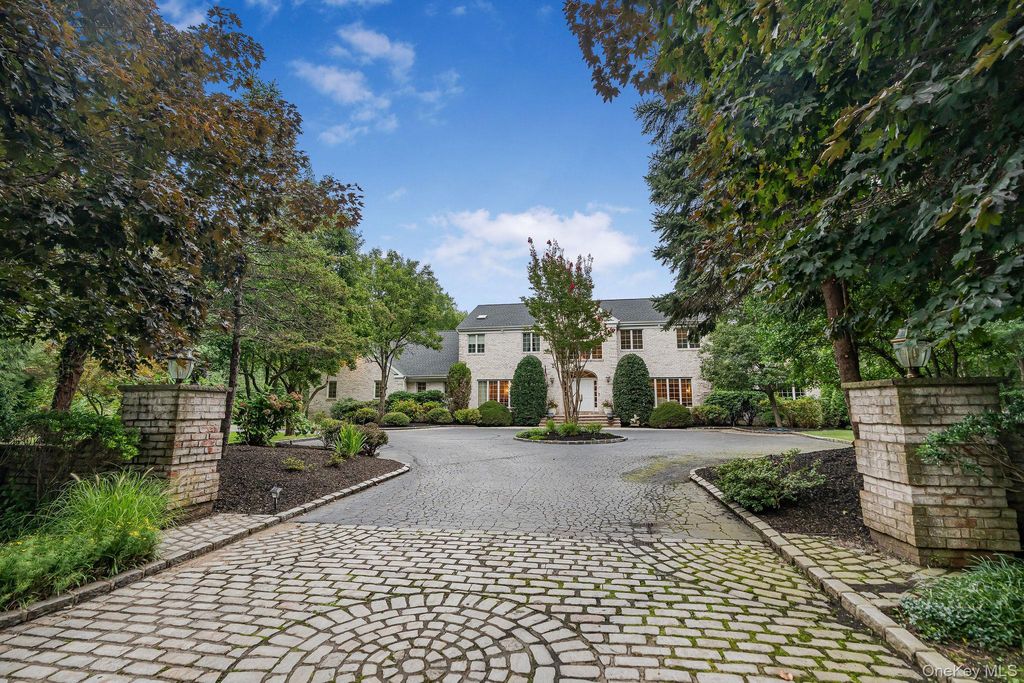 4 Ariana Court, Oyster Bay, NY 11771 — photo 2