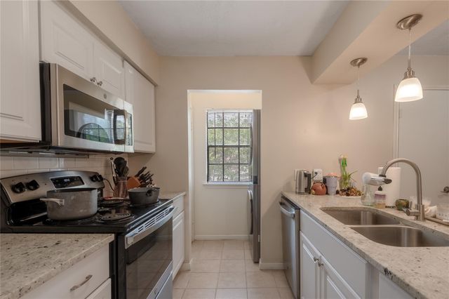 2402 Sycamore Avenue A7, Huntsville, TX 77340