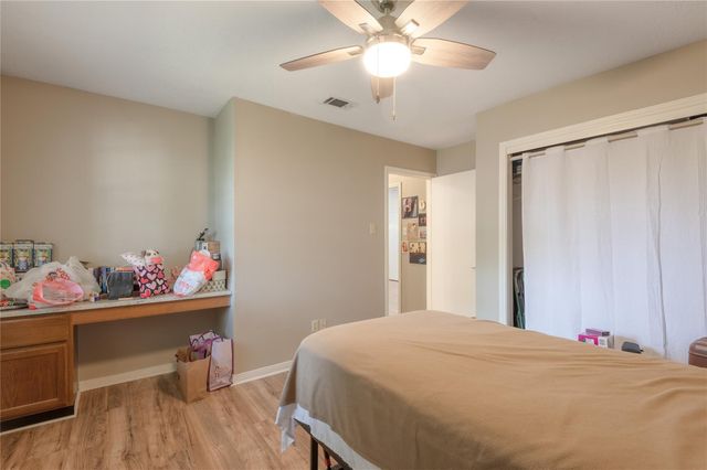 2402 Sycamore Avenue A7, Huntsville, TX 77340