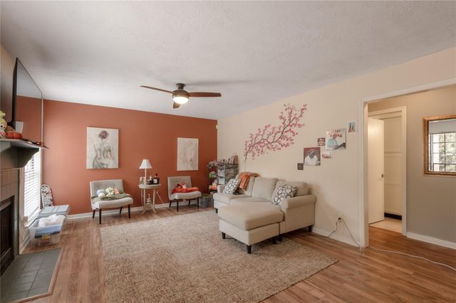 2402 Sycamore Avenue A7, Huntsville, TX 77340