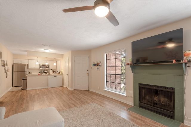 2402 Sycamore Avenue A7, Huntsville, TX 77340