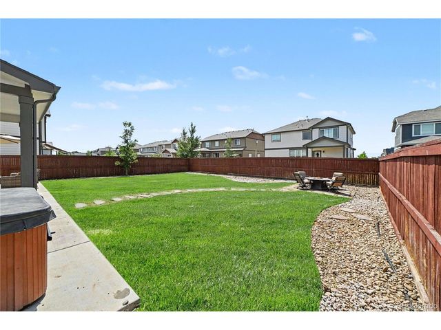 1676 Country Sun Dr, Windsor, CO 80550