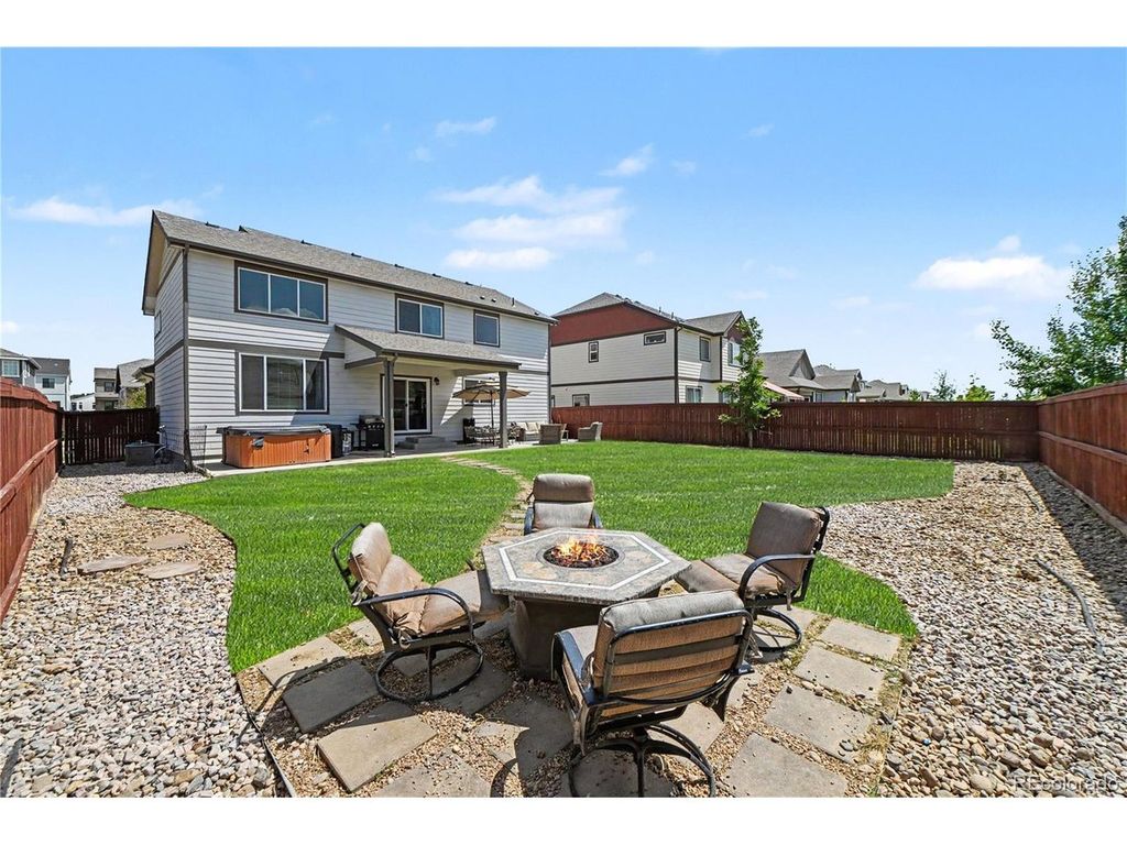 1676 Country Sun Dr, Windsor, CO 80550