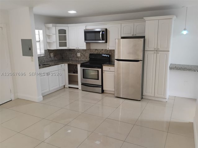 3536 NE 168th St 302, North Miami Beach, FL 33160