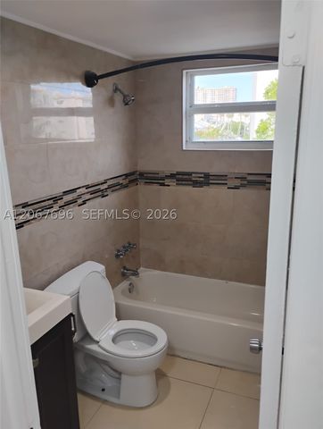 3536 NE 168th St 302, North Miami Beach, FL 33160