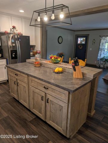 600 Harper Valley Rd, Cave City, KY 42127