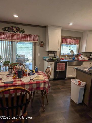 600 Harper Valley Rd, Cave City, KY 42127