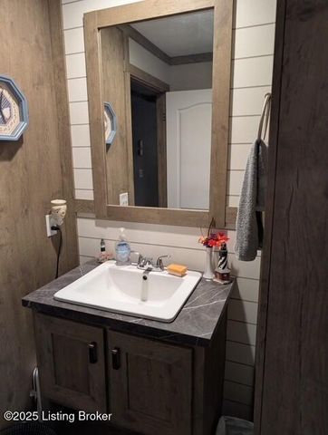 600 Harper Valley Rd, Cave City, KY 42127