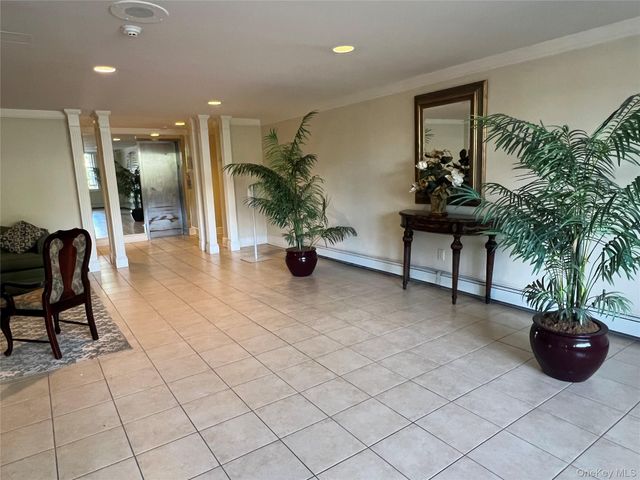2 Consulate Drive, Tuckahoe, NY 10707