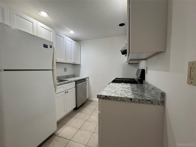 2 Consulate Drive, Tuckahoe, NY 10707