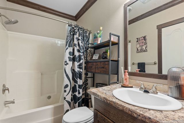 445 Savannah Ridge, Von Ormy, TX 78073