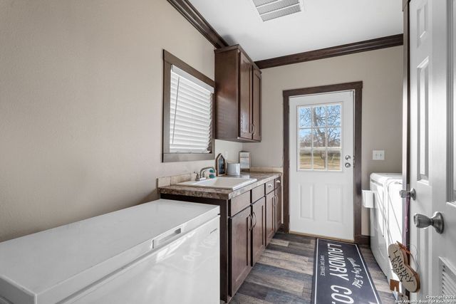 445 Savannah Ridge, Von Ormy, TX 78073