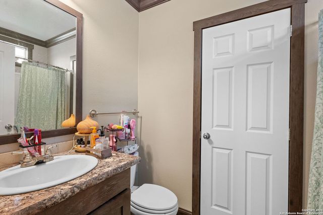 445 Savannah Ridge, Von Ormy, TX 78073