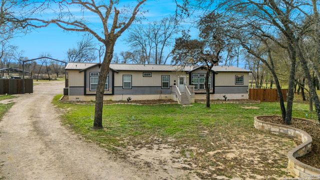 445 Savannah Ridge, Von Ormy, TX 78073