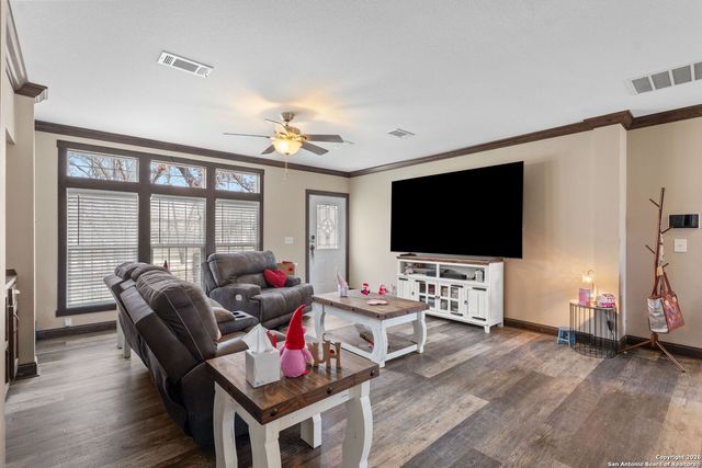 445 Savannah Ridge, Von Ormy, TX 78073