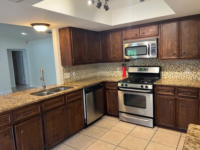1009 Whispering DR, Round Rock, TX 78664