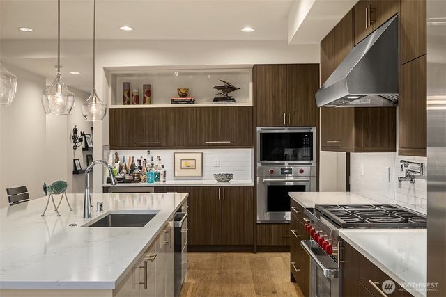 3743 W Commodore Way, Seattle, WA 98199