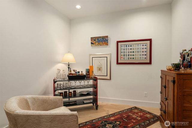 3743 W Commodore Way, Seattle, WA 98199