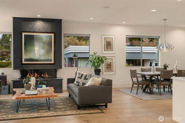 3743 W Commodore Way, Seattle, WA 98199