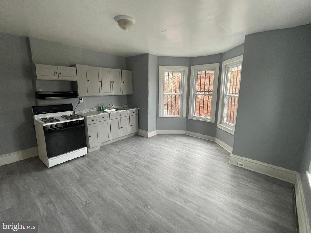 1901 S BROADWAY, Camden, NJ 08104