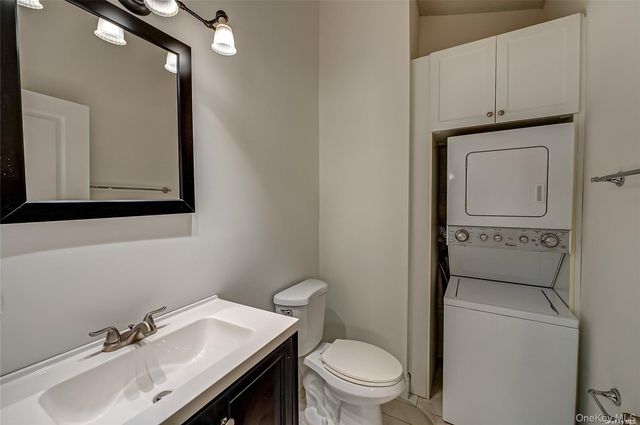 50-3A Stewart Avenue 3A, Huntington, NY 11743