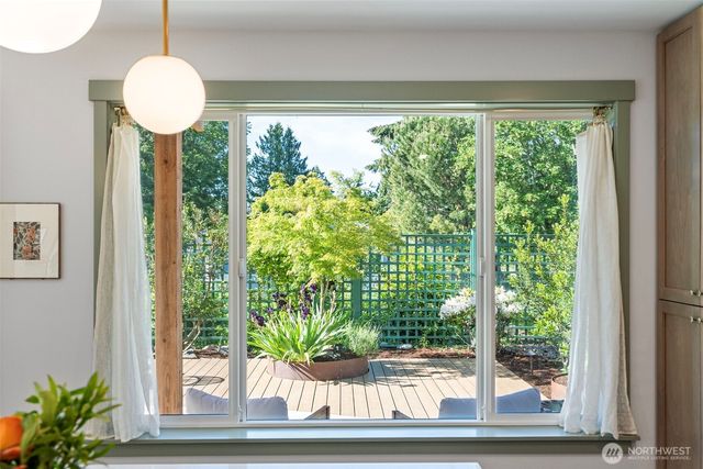 503 5th Street, Steilacoom, WA 98388
