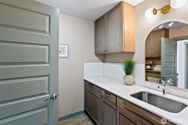 503 5th Street, Steilacoom, WA 98388