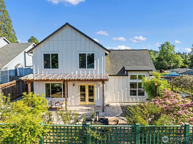 503 5th Street, Steilacoom, WA 98388