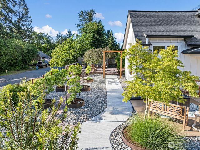 503 5th Street, Steilacoom, WA 98388
