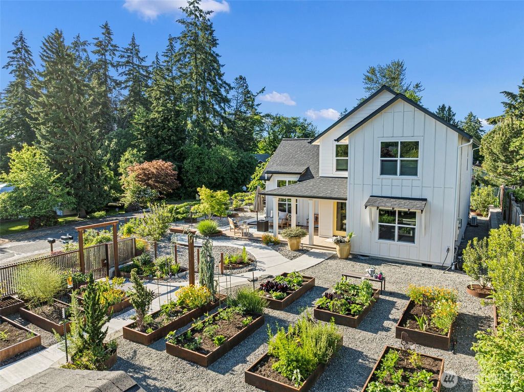 503 5th Street, Steilacoom, WA 98388