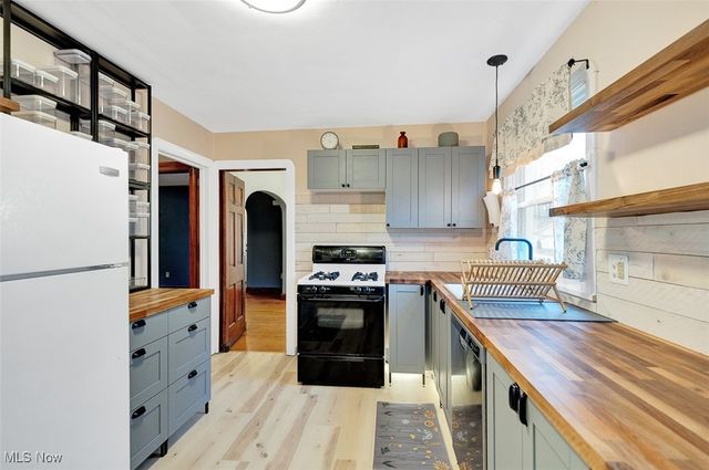 248 Root Road, Lorain, OH 44052